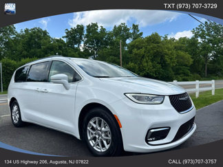 Used 2022 Chrysler Pacifica Touring-L image 1