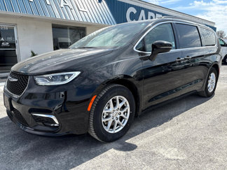 Used 2022 Chrysler Pacifica Touring-L image 1