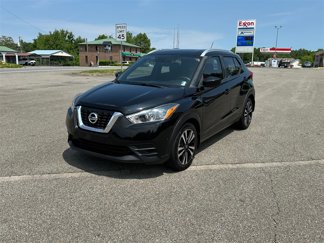 Used 2018 Nissan Kicks SV image 1