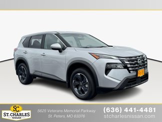 Used 2025 Nissan Rogue SV image 1