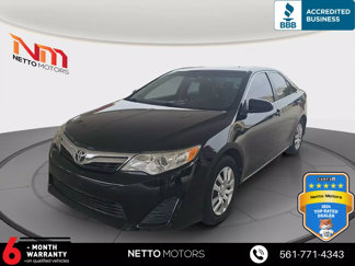Used 2014 Toyota Camry LE image 1