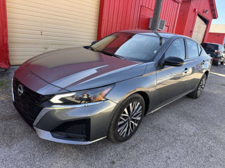 Used 2024 Nissan Altima 2.5 SV image 1