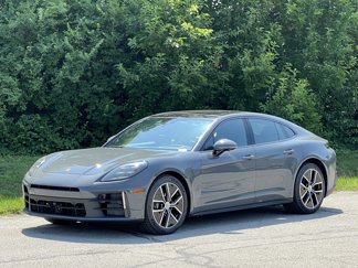 New 2025 Porsche Panamera 4 image 1
