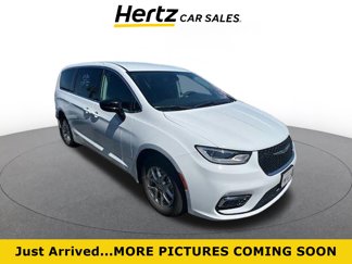 Used 2024 Chrysler Pacifica Touring-L image 1