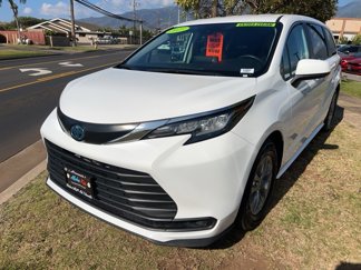 Used 2023 Toyota Sienna LE image 1