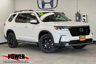 New 2025 Honda Pilot Touring image 1