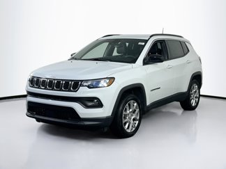 Used 2024 Jeep Compass Latitude image 1