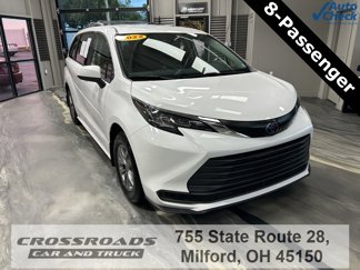 Used 2022 Toyota Sienna LE image 1