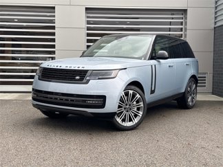 New 2025 Land Rover Range Rover SE image 1