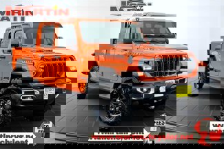 New 2025 Jeep Gladiator Sport image 1