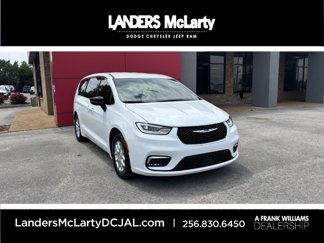 New 2026 Chrysler Pacifica Select image 1