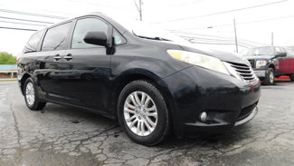Used 2015 Toyota Sienna XLE w/ XLE Navigation Package image 1
