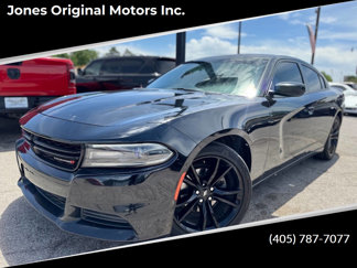 Used 2017 Dodge Charger SE w/ Blacktop Package image 1