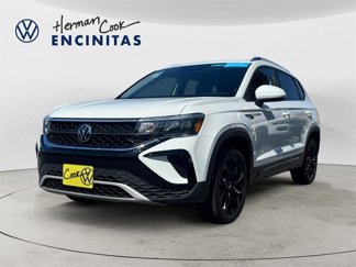 Used 2022 Volkswagen Taos SE image 1