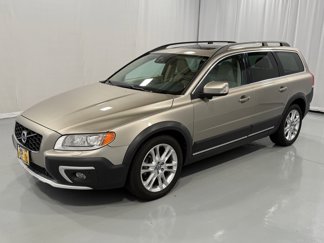 Used 2016 Volvo XC70 T5 Platinum w/ Protection Package image 1