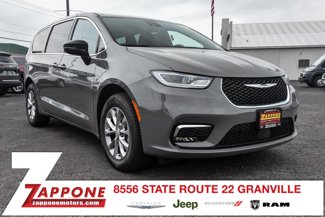 New 2025 Chrysler Pacifica Select image 1