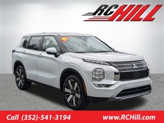 New 2025 Mitsubishi Outlander SE image 1
