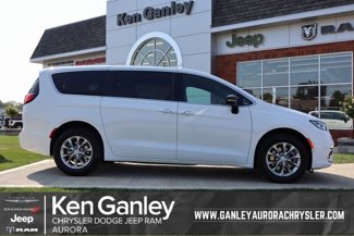 New 2026 Chrysler Pacifica Select image 1
