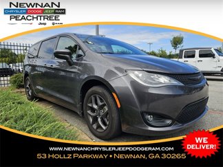 Used 2018 Chrysler Pacifica Touring Plus w/ S Appearance Package image 1