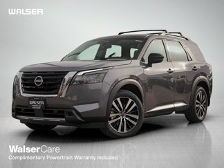 New 2025 Nissan Pathfinder Platinum image 1