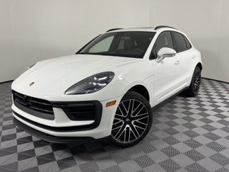 Certified 2025 Porsche Macan image 1