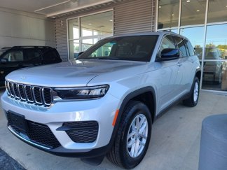 New 2025 Jeep Grand Cherokee Laredo X w/ Luxury Tech Group I image 1