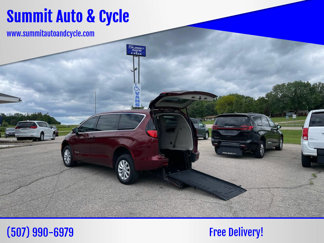 Used 2017 Chrysler Pacifica Touring w/ Tire & Wheel Group image 1
