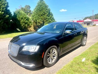 Used 2017 Chrysler 300 C image 1