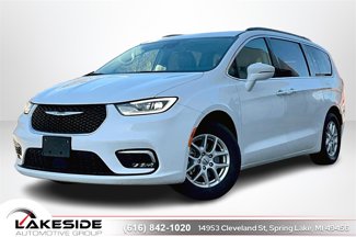 Used 2022 Chrysler Pacifica Touring-L image 1