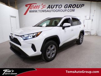 Used 2022 Toyota RAV4 XLE image 1
