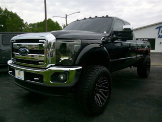 Used 2015 Ford F350 Lariat image 1