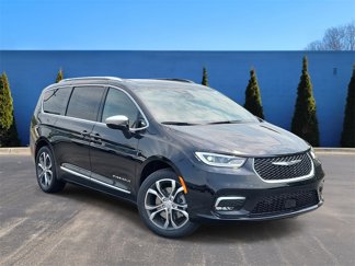 New 2025 Chrysler Pacifica Pinnacle image 1