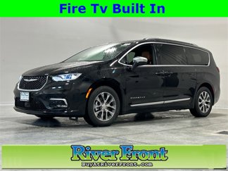 New 2025 Chrysler Pacifica Pinnacle image 1