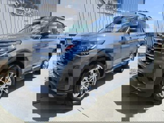 Used 2025 Ford Explorer Active w/ Active Comfort Package image 1
