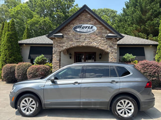 Used 2019 Volkswagen Tiguan SE w/ Panoramic Sunroof Package image 1