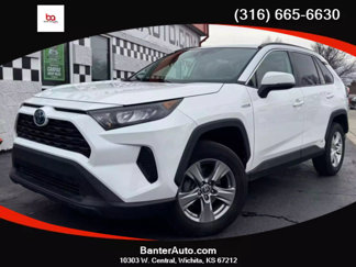 Used 2021 Toyota RAV4 LE image 1