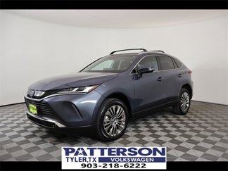 Used 2024 Toyota Venza XLE image 1