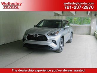 New 2025 Toyota Highlander XLE image 1
