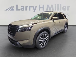 New 2025 Nissan Pathfinder Platinum image 1