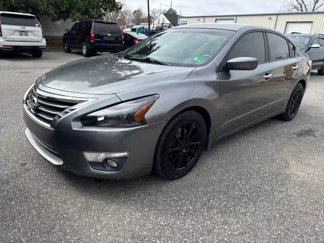 Used 2015 Nissan Altima 2.5 SV image 1