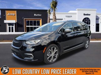 New 2026 Chrysler Pacifica Pinnacle image 1