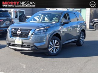 New 2025 Nissan Pathfinder SL image 1