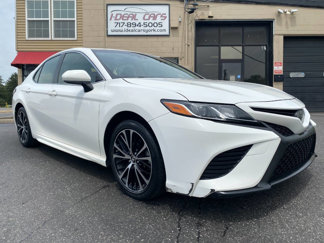 Used 2018 Toyota Camry SE image 1