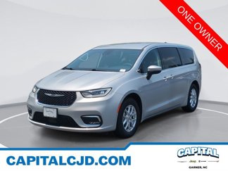 Used 2023 Chrysler Pacifica Touring-L image 1