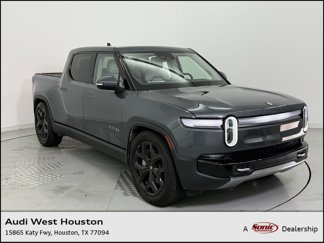Used 2025 Rivian R1T Adventure image 1