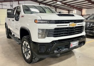 Used 2024 Chevrolet Silverado 2500 Custom w/ Custom Value Package image 1