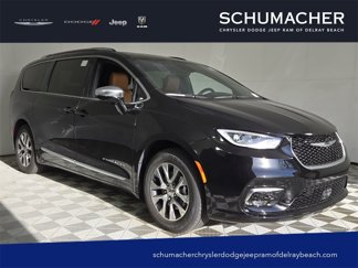 New 2025 Chrysler Pacifica Pinnacle image 1