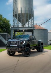 Used 2024 GMC Sierra 3500 Denali Ultimate image 1