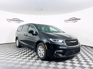 New 2025 Chrysler Pacifica Select image 1