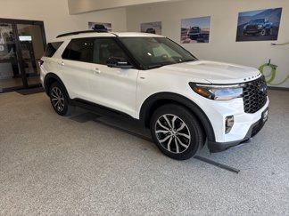 New 2025 Ford Explorer ST-Line image 1